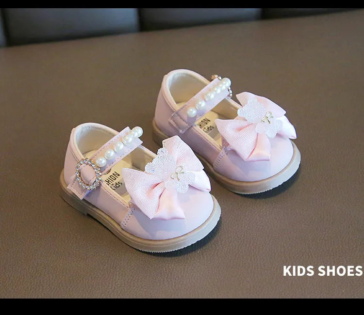 Baby Girls Walking Shoes with Big Bow Bear Children Princess Shoes Soft Sole Round Toe 2026 New Fashion Kids Flat Shoes Non-slip