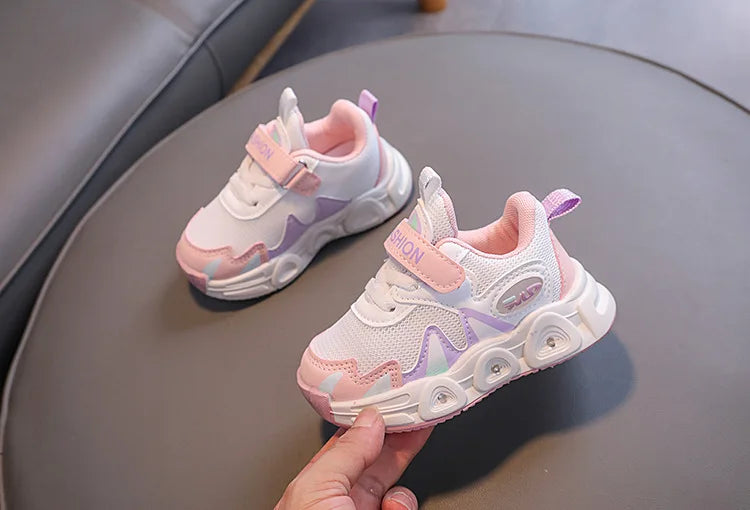 New Luminous Sports Shoes Boy Girl Soft Sole Anti-slip Running Shoe Fashion Girls Shoe Designer Shoes