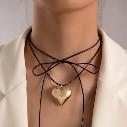 Accessories for Women Love Heart Buckle Necklace for Women Temperament Clavicle Chain Wedding Party Jewelry Gifts Collar