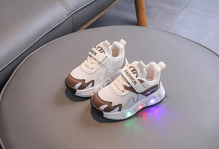 New Luminous Sports Shoes Boy Girl Soft Sole Anti-slip Running Shoe Fashion Girls Shoe Designer Shoes