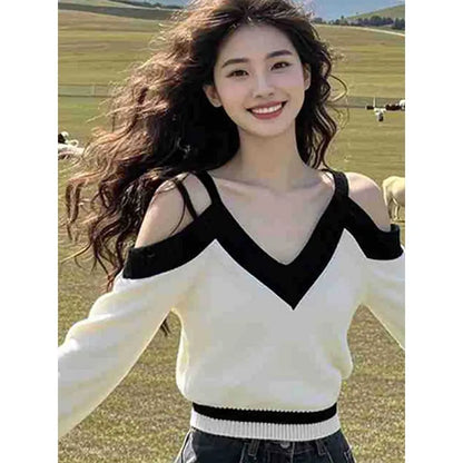 French Style Short Off Shoulder Knitted Base Sweater for Women Chic V-neck Contrasting Long Sleeved Top