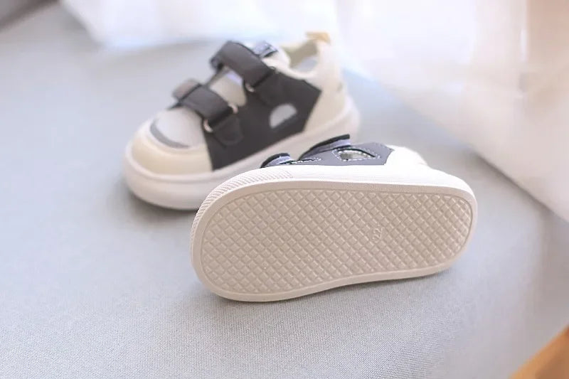 New Summer Breathable Mesh Shoes Children Sport Shoes Boys Girls Hollow Out Skate Cool Fashion Baby Children Sandals