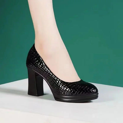 2025 Sapatos Femininas Women Fashion Round Toe Black Plaid Pattern Slip on Chick High Heel Shoes Lady Casual White Work Pumps