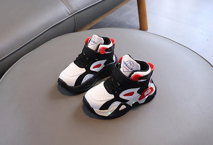 Boys Casual Sports Shoes Autumn Fashion Comfortable Non Slip Outdoor Walking Shoes LED Lights Toddler Outdoor Sports Shoes