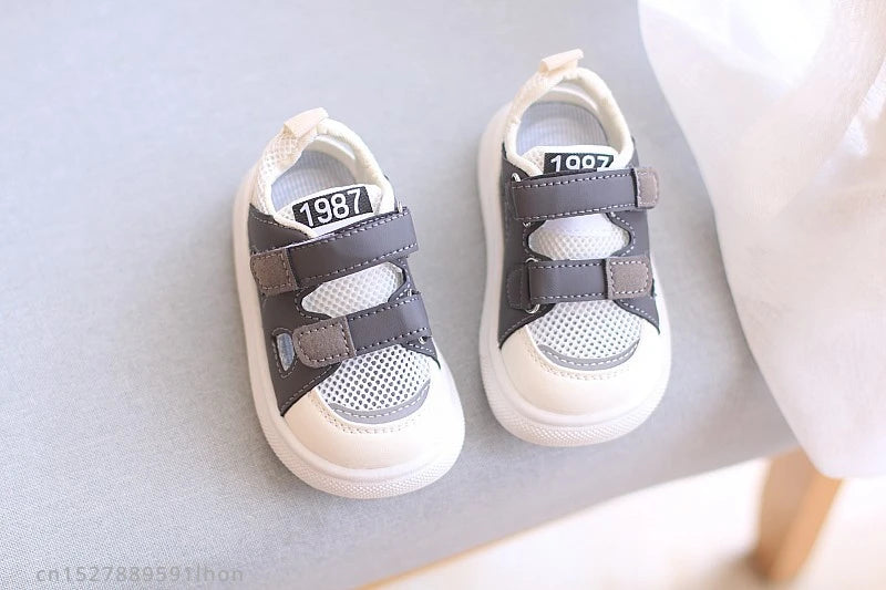 New Summer Breathable Mesh Shoes Children Sport Shoes Boys Girls Hollow Out Skate Cool Fashion Baby Children Sandals