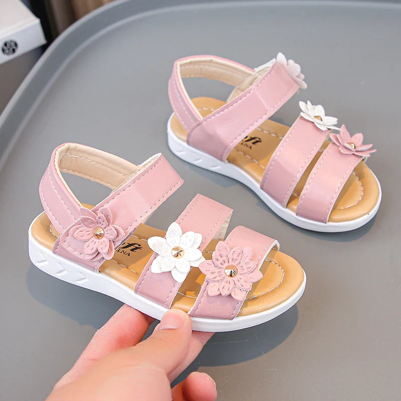 Little Girls Summer Casual Sandal Three Flower Detail New Kids Roman Beach Shoes Stylish Beach Experience for Children Adventure