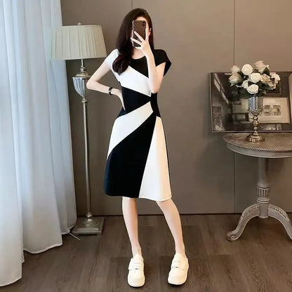 French Dress Summer New Temperament Waist Mid-length Dress Thin High-end Black and White Splicing Casual Skirt Fashion Comfort