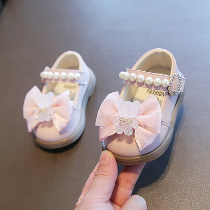 Baby Girls Walking Shoes with Big Bow Bear Children Princess Shoes Soft Sole Round Toe 2026 New Fashion Kids Flat Shoes Non-slip