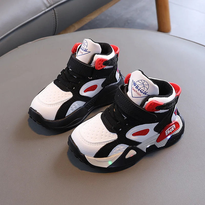 Boys Casual Sports Shoes Autumn Fashion Comfortable Non Slip Outdoor Walking Shoes LED Lights Toddler Outdoor Sports Shoes