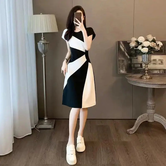 French Dress Summer New Temperament Waist Mid-length Dress Thin High-end Black and White Splicing Casual Skirt Fashion Comfort