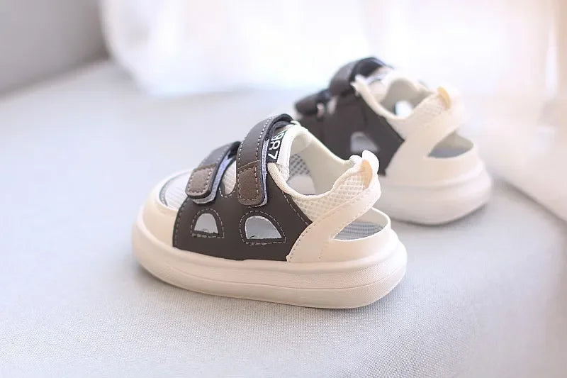 New Summer Breathable Mesh Shoes Children Sport Shoes Boys Girls Hollow Out Skate Cool Fashion Baby Children Sandals