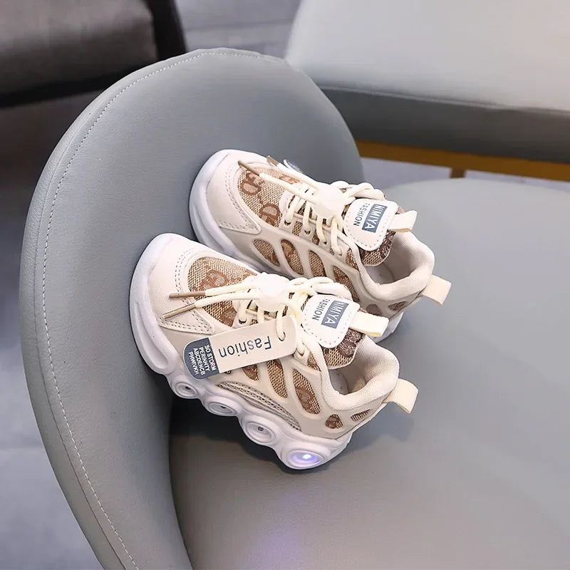 Child Fashion Sport Shoes Summer Luminous Fashion Breathable Kids Boys Net Shoes Girls LED Sneakers with Light Running Shoes
