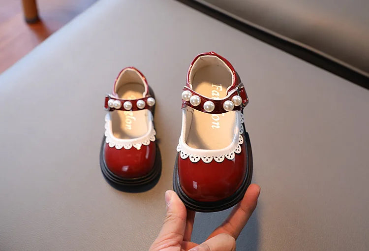 Girls Princess Shoes 2023 Spring New Sweet Pearl Patent Leather Elegant Children Mary Janes Shoes Fashion Soft Sole Party Shoes