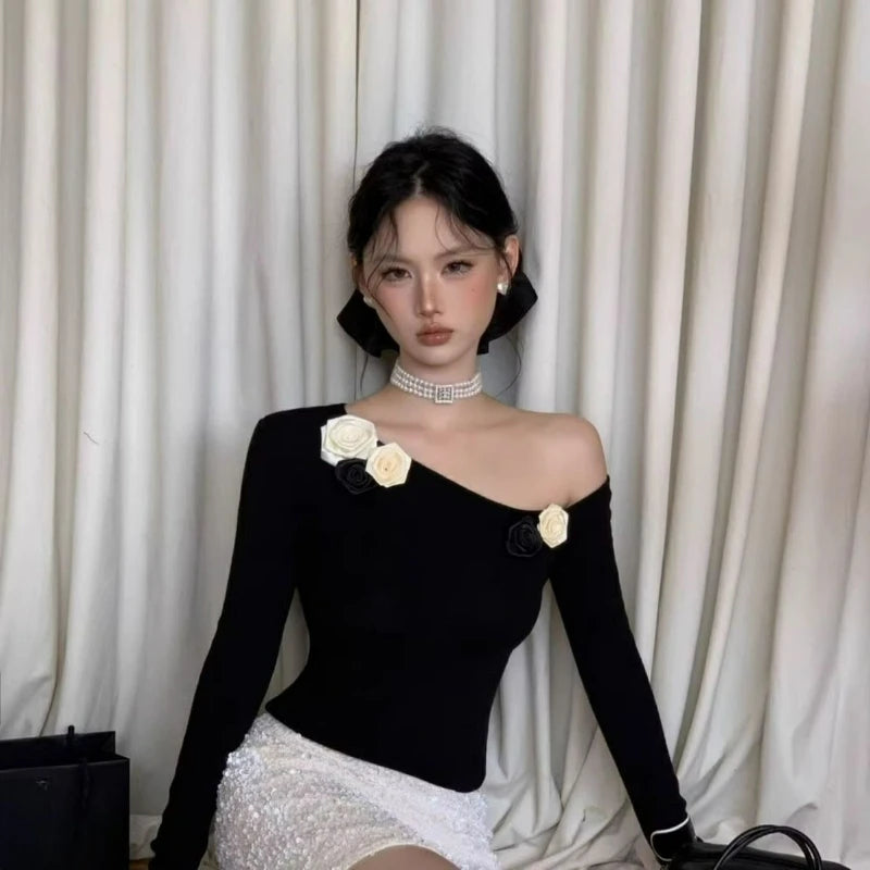 The 2026 Autumn A Niche Off-the-shoulder Knitted Base Layer for Women Paired Unique Sexy Off-the-shoulder One-shoulder Top From