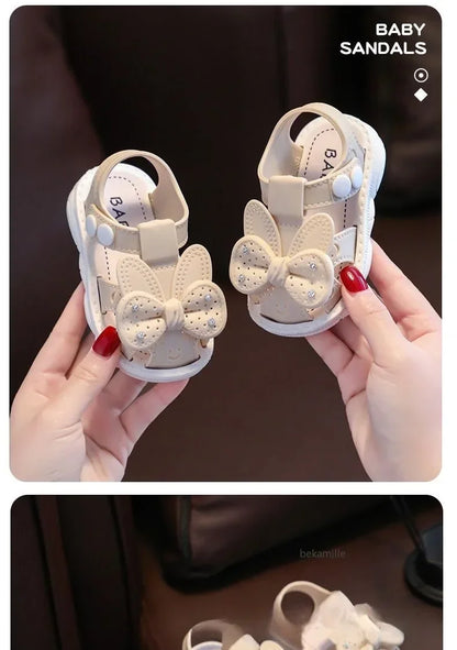 New Summer Outdoor Non-Slip Sandals for Girls Featuring Soft Soles And Lightweight Design Perfect for The Beach