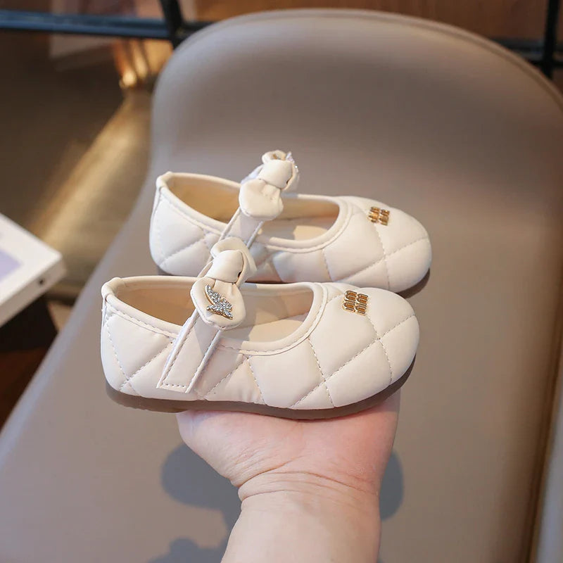 Girls Leather Shoes 1-6 Years Old Beige Rhinestone Bow Performance Princess Shoes Khaki Soft Bottom with Children's Single Shoes