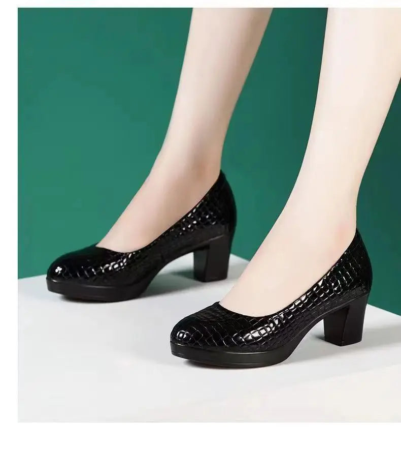 2025 Sapatos Femininas Women Fashion Round Toe Black Plaid Pattern Slip on Chick High Heel Shoes Lady Casual White Work Pumps