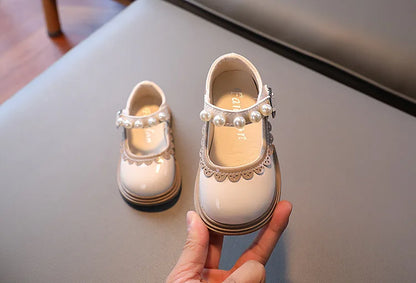 Girls Princess Shoes 2023 Spring New Sweet Pearl Patent Leather Elegant Children Mary Janes Shoes Fashion Soft Sole Party Shoes