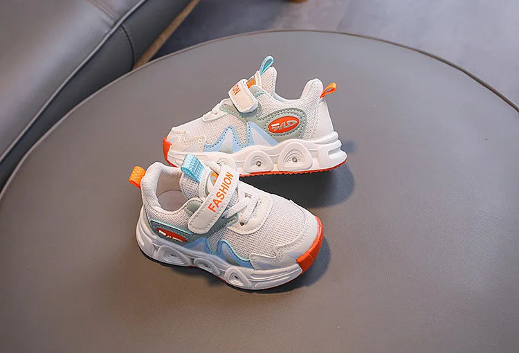 New Luminous Sports Shoes Boy Girl Soft Sole Anti-slip Running Shoe Fashion Girls Shoe Designer Shoes