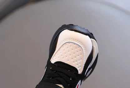 Boys Casual Sports Shoes Autumn Fashion Comfortable Non Slip Outdoor Walking Shoes LED Lights Toddler Outdoor Sports Shoes