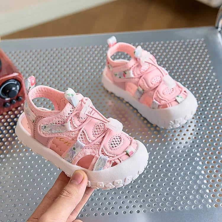 Girls Sports Sandals Non-slip Soft Sole Kids Casual Shoes Toes Capped Summer New Children Beach Shoes Mesh Graffiti Cute