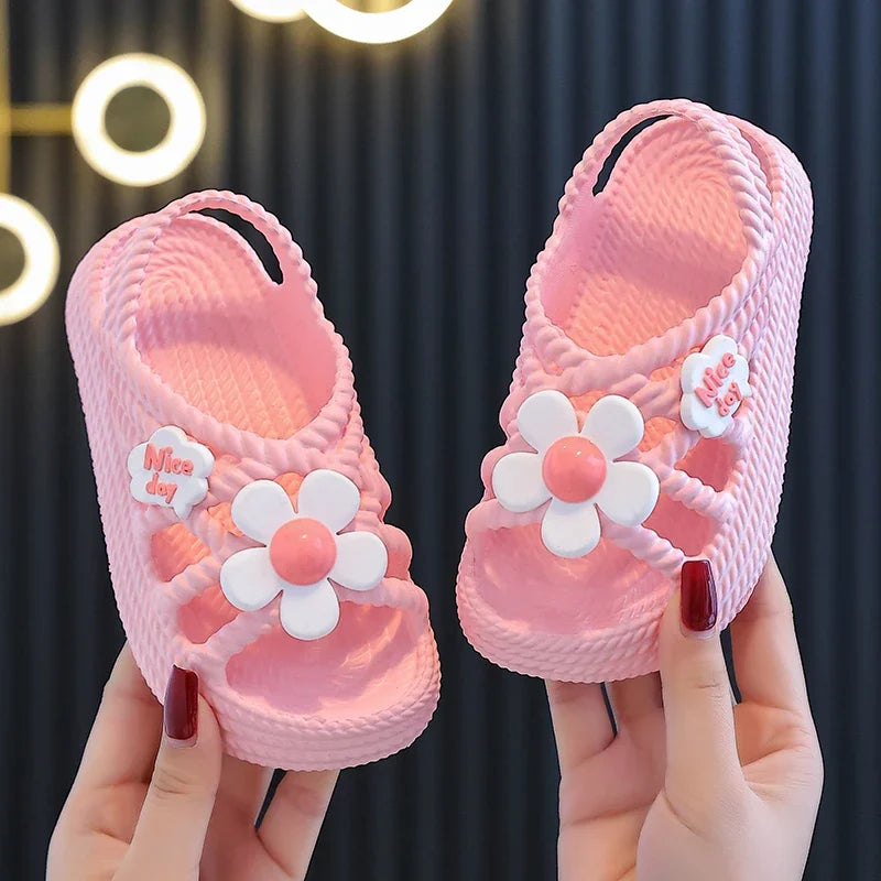 2025 New Children's Slippers Summer Girls and Boys Bathroom Home Anti slip Beach Shoes Soft Soled Baby Sandals