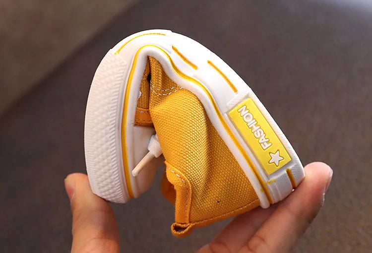 2025 New Children's Canvas Shoes Fashion Baby Board Shoes Girls' Breathable Single Shoes Boys' Casual Shoes   (Available)