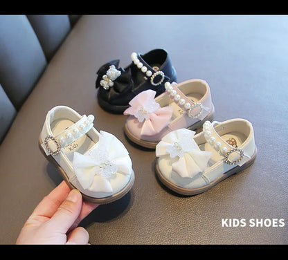 Baby Girls Walking Shoes with Big Bow Bear Children Princess Shoes Soft Sole Round Toe 2026 New Fashion Kids Flat Shoes Non-slip
