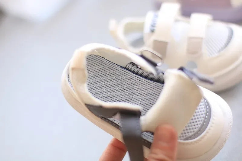 New Summer Breathable Mesh Shoes Children Sport Shoes Boys Girls Hollow Out Skate Cool Fashion Baby Children Sandals