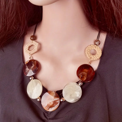 Vintage Acrylic Accessories Handmade Pendants Necklaces Statement Geometric Retro Necklace for Women Daily Fashion Jewelry