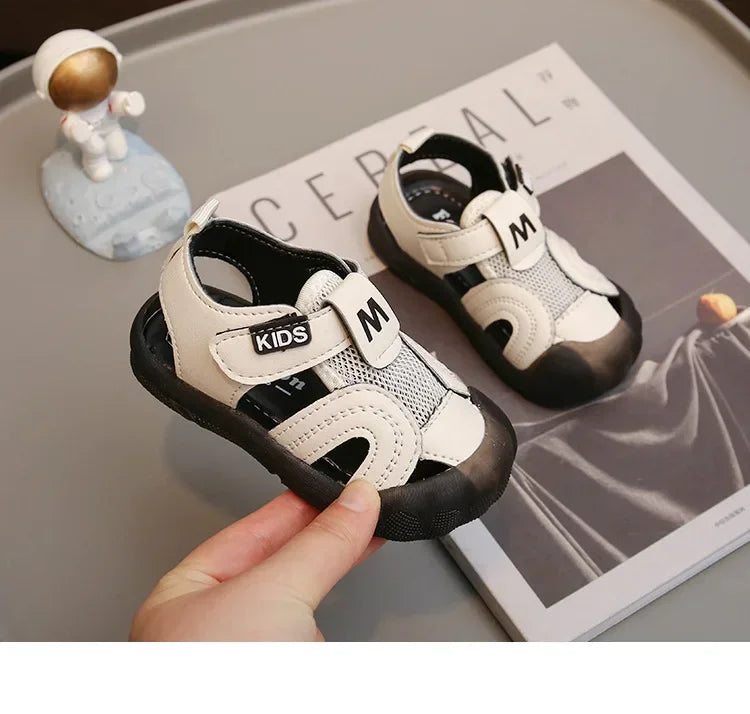 Kids Summer Sandals Boys' Toes Capped Hollow Walking Shoes  New Children Casual Versatile Beach Shoes for Vacation Air Mesh