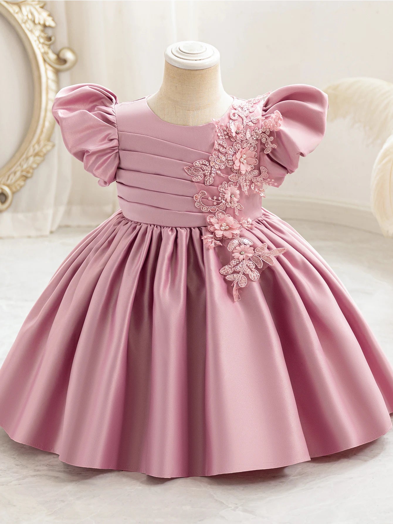 Girls' birthday dresses, bubble sleeves, three-dimensional flower party dresses, holiday dresses, girls' satin dresses, princess