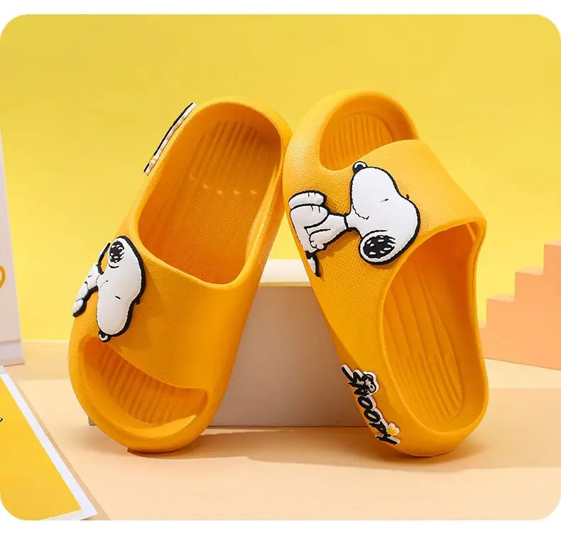 Snoopy Boys and Girls Slippers Cartoon Peripheral Creative Indoor Non-slip Soft Bottom Bathroom Slippers Outer Wear Sandals Gift