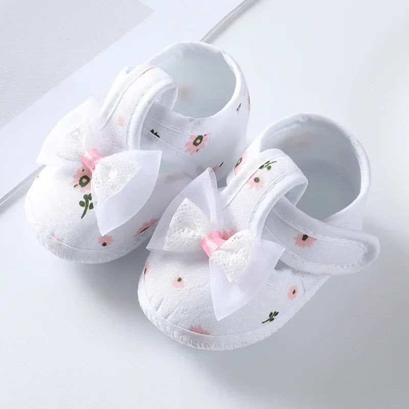 Newborn Baby Boy Girls Shoes Spring Autumn Lovely Floral Embroidery Anti-Slip Sneaker Crib Shoes Soft Cotton Cute First Walkers (Available)
