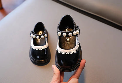 Girls Princess Shoes 2023 Spring New Sweet Pearl Patent Leather Elegant Children Mary Janes Shoes Fashion Soft Sole Party Shoes