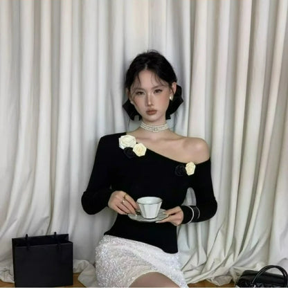 The 2026 Autumn A Niche Off-the-shoulder Knitted Base Layer for Women Paired Unique Sexy Off-the-shoulder One-shoulder Top From
