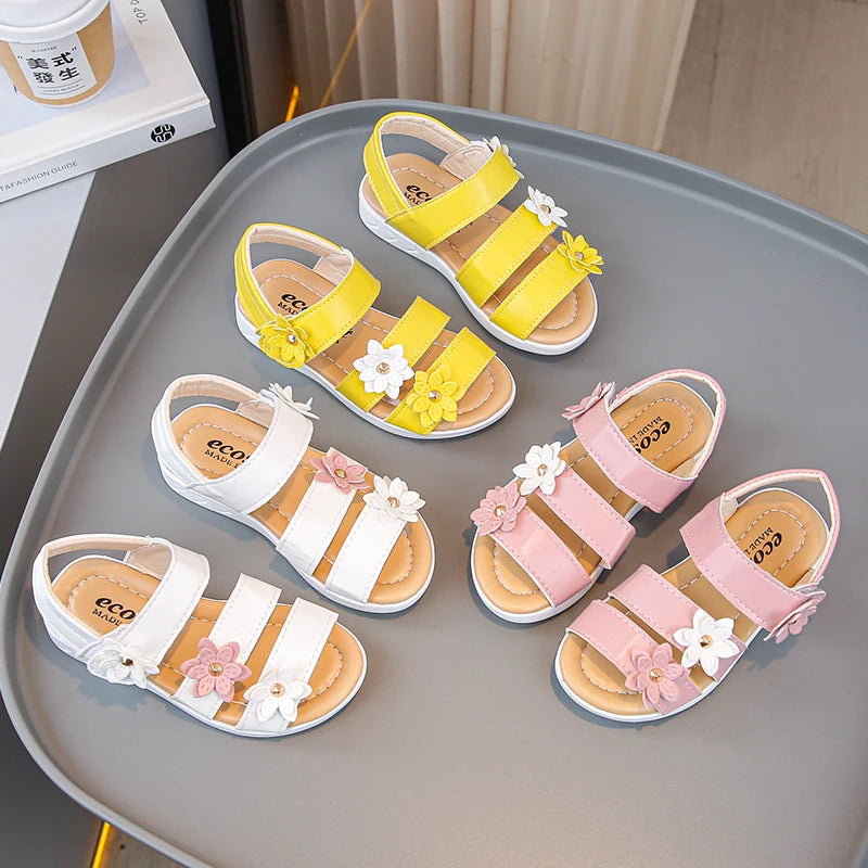Little Girls Summer Casual Sandal Three Flower Detail New Kids Roman Beach Shoes Stylish Beach Experience for Children Adventure