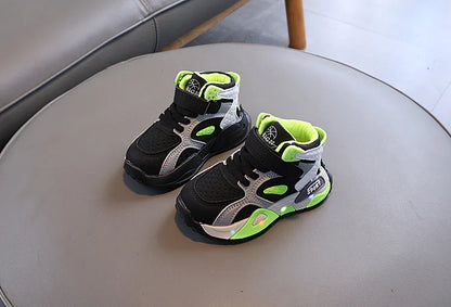 Boys Casual Sports Shoes Autumn Fashion Comfortable Non Slip Outdoor Walking Shoes LED Lights Toddler Outdoor Sports Shoes