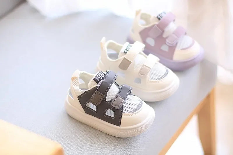 New Summer Breathable Mesh Shoes Children Sport Shoes Boys Girls Hollow Out Skate Cool Fashion Baby Children Sandals