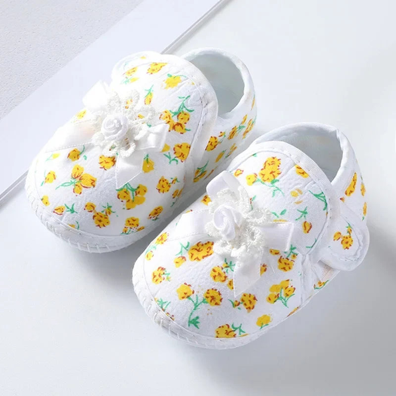 Newborn Baby Boy Girls Shoes Spring Autumn Lovely Floral Embroidery Anti-Slip Sneaker Crib Shoes Soft Cotton Cute First Walkers (Available)