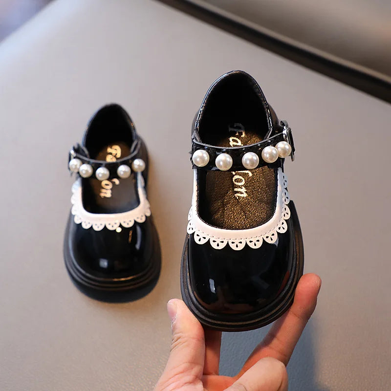Girls Princess Shoes 2023 Spring New Sweet Pearl Patent Leather Elegant Children Mary Janes Shoes Fashion Soft Sole Party Shoes