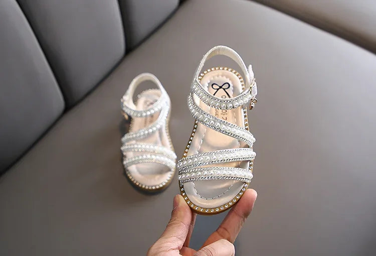 Summer Children's Sandals Korean Style Open-toe Kids Girls Causal Rhinestone Pearl Flats Sandals Fashion Princess Dress Shoes (Available)