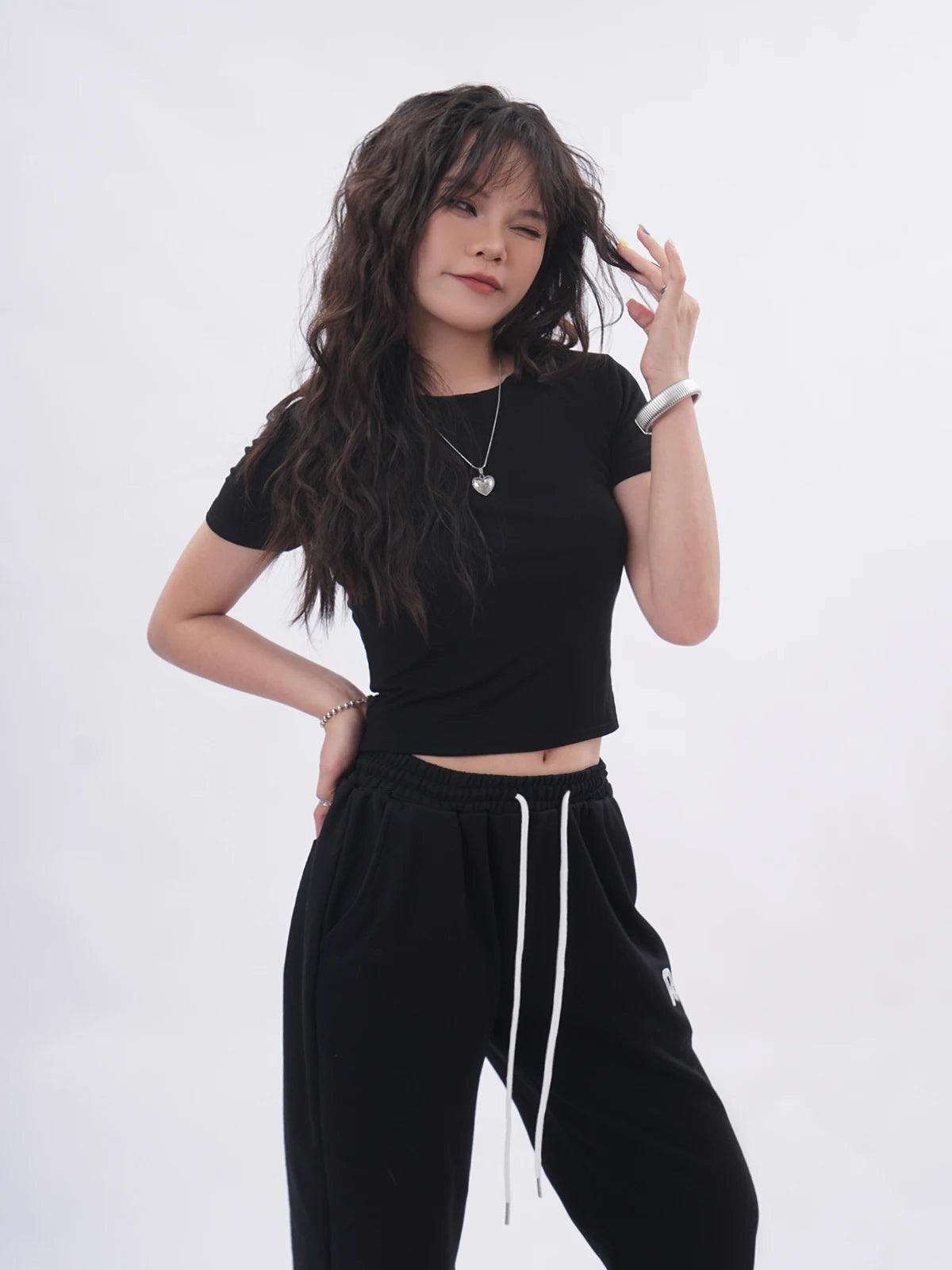 Ele Bal  Embroidery Bla T-irt Sexy Hollow out American Retro Sle ort Sve Street Faion Women's Top