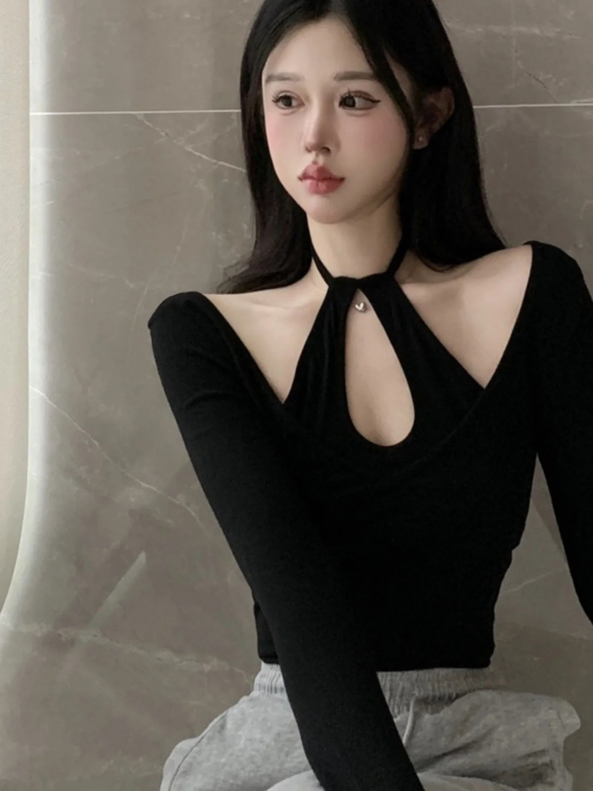 Sexy Spicy Girl Hollow out Long Sve Ne Hanging T-irt Women's Slimming Base irt Trendy Top Korean Sle round Ne