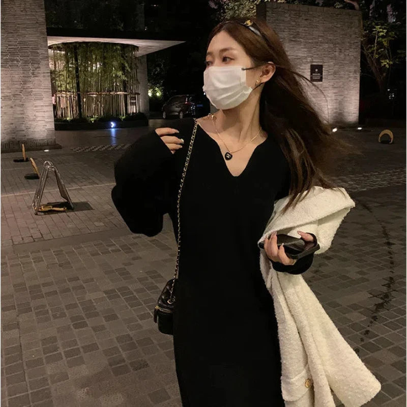 White Women's Dresses 2024 Autumn Winter New V-neck French Style Dresses Vintage Elegant V-neck All-match Fashion Knitted Dress