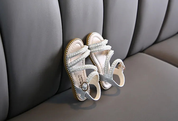 Summer Children's Sandals Korean Style Open-toe Kids Girls Causal Rhinestone Pearl Flats Sandals Fashion Princess Dress Shoes (Available)