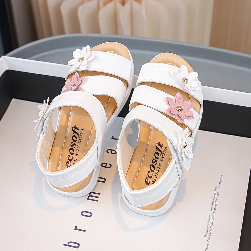 Little Girls Summer Casual Sandal Three Flower Detail New Kids Roman Beach Shoes Stylish Beach Experience for Children Adventure