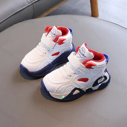 Boys Casual Sports Shoes Autumn Fashion Comfortable Non Slip Outdoor Walking Shoes LED Lights Toddler Outdoor Sports Shoes