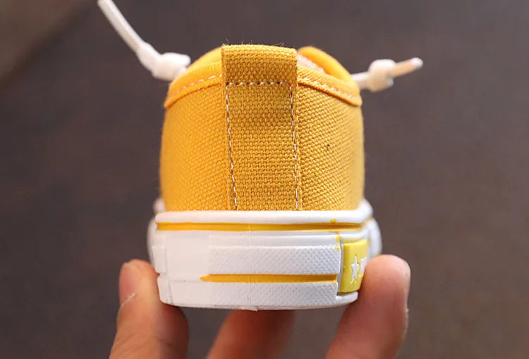 2025 New Children's Canvas Shoes Fashion Baby Board Shoes Girls' Breathable Single Shoes Boys' Casual Shoes   (Available)