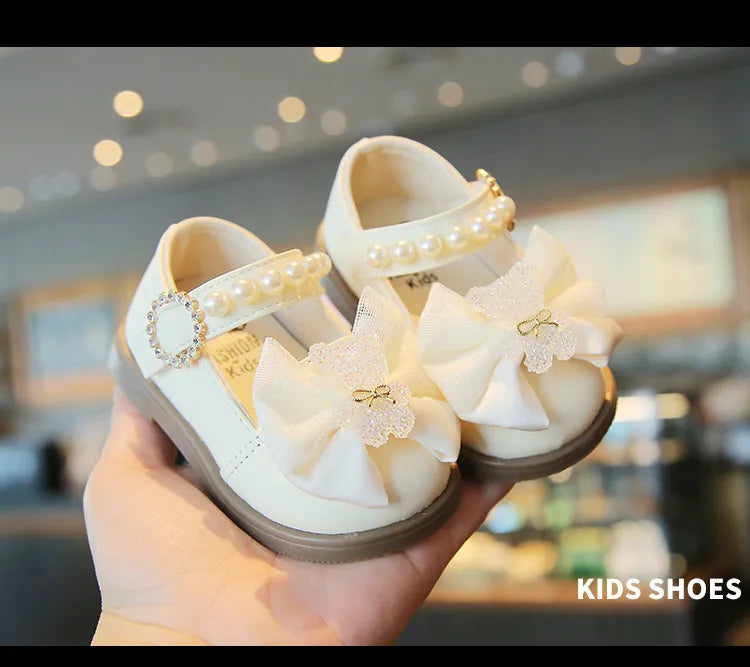 Baby Girls Walking Shoes with Big Bow Bear Children Princess Shoes Soft Sole Round Toe 2026 New Fashion Kids Flat Shoes Non-slip